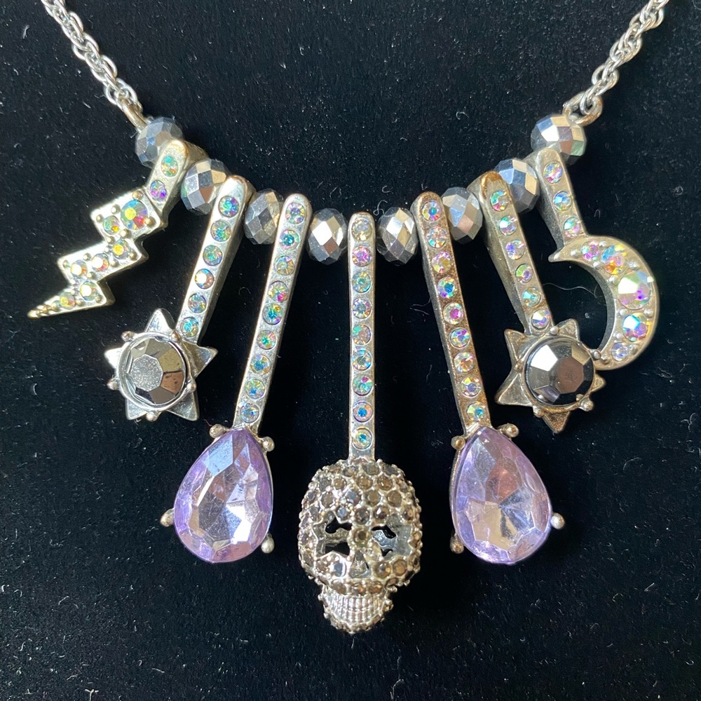 RARE NWOT Rockstar Rhinestone Skull Necklace